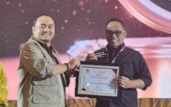 Penganugerahan Parhumas 2024, KPU Sulsel Raih Penghargaan PPID Terupdate