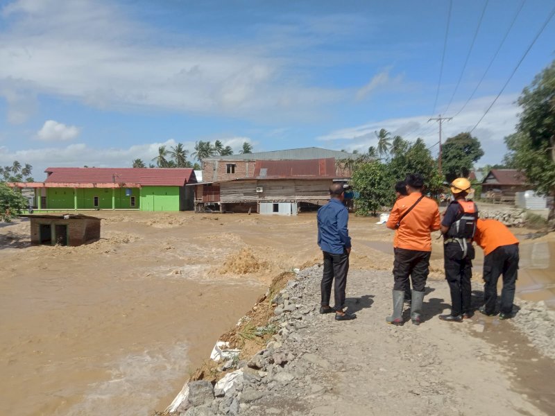 Banjir di Sidrap Rendam 1.104 Rumah, Longsor 12 Titik, 14 Jiwa Mengungsi 
