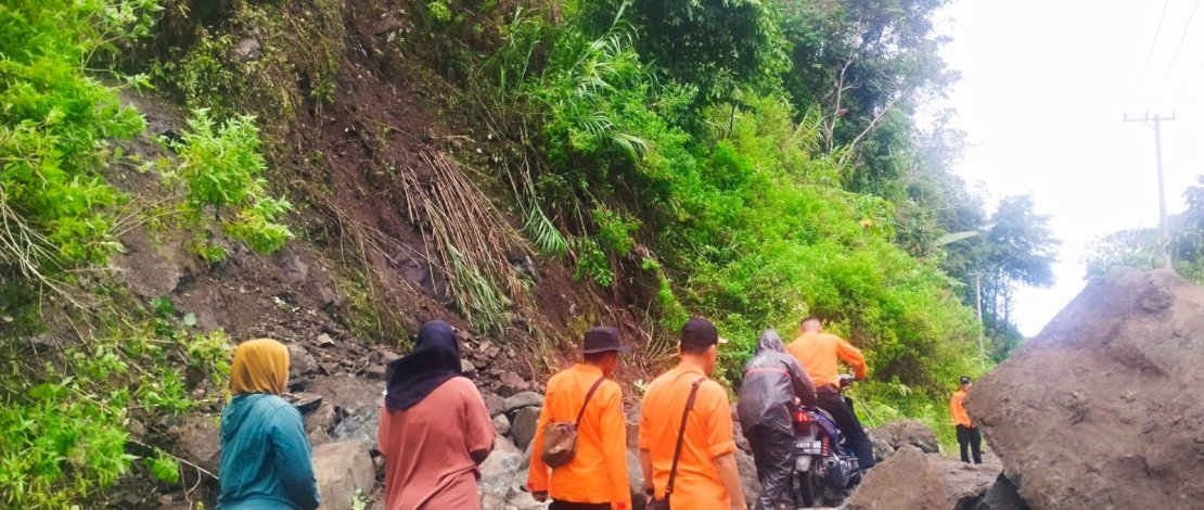 Hujan Lebat Sebabkan Longsor di Kecamatan Lembang Pinrang