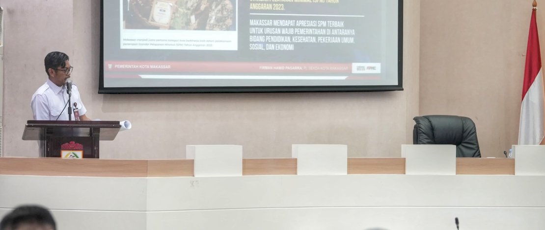 Pj Sekda Makassar Firman Pagarra saat memaparkan program dukungan Antikorupsi. (Humas Pemkot Makassar)