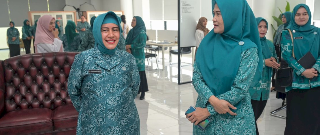  Pj Ketua TP PKK Provinsi Sulawesi Selatan, Ninuk Triyanti Zudan, melakukan kunjungan kerja ke kantor TP PKK Kota Makassar dalam rangka pelaksanaan Supervisi, Monitoring, Evaluasi, dan Pelaporan (SMEP).