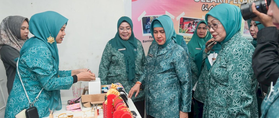 Indira Yusuf Ismail Pantau Langsung Pelaksanaan Pilot Project Pokja II di Kecamatan Mamajang