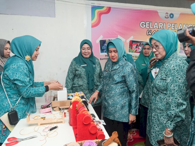 Indira Yusuf Ismail Pantau Langsung Pelaksanaan Pilot Project Pokja II di Kecamatan Mamajang
