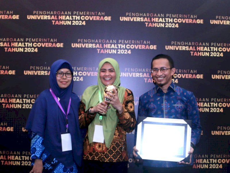 Cakupan JKN Hampir 100 Persen, Pemkab Maros Raih UHC Award Madya