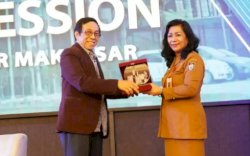 Kadisnaker Makassar Berbagi Wawasan tentang Kebijakan Ketenagakerjaan di Universitas Ciputra