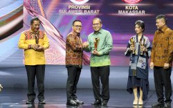 Makassar Low Carbon City Bawa Danny Pomanto Raih Pemimpin Daerah Award 2024
