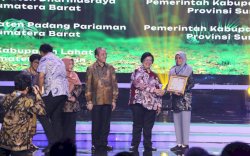 Pemkab Maros dan Desa Benteng Gajah Raih Penghargaan Proklim dari KLHK