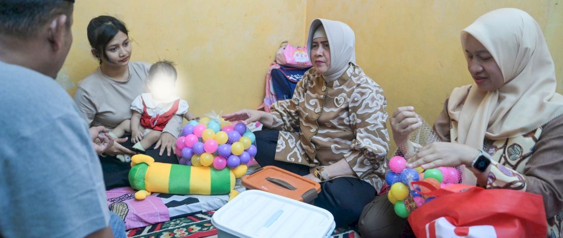 Ketua TP PKK Kota Makassar Beri Dukungan Kepada Keluarga Bayi Korban Kekerasan