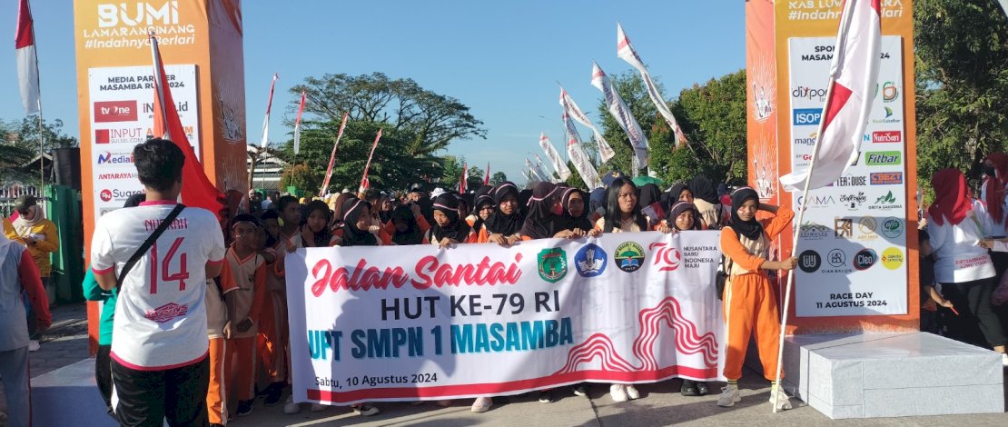 Jalan sehat dalam rangka HUT Kemerdekaan RI di Kabupaten Luwu Utara.