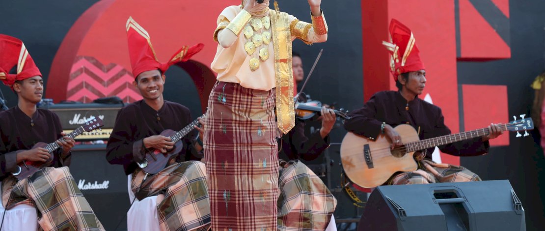 Pertunjukan Musik To Riolo Meriahkan Festival KIM di Makassar