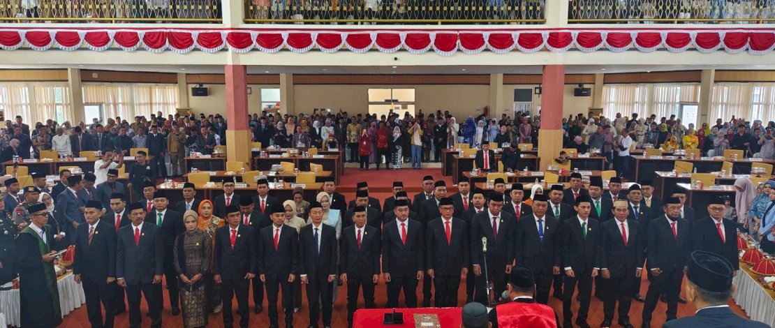 Sebanyak 45 Calon Legislatif (Caleg) Terpilih pada Pemilu 2024 lalu  hari ini resmi dilantik dan diambil sumpahnya menjadi Anggota DPRD Bone periode 2024-2029.