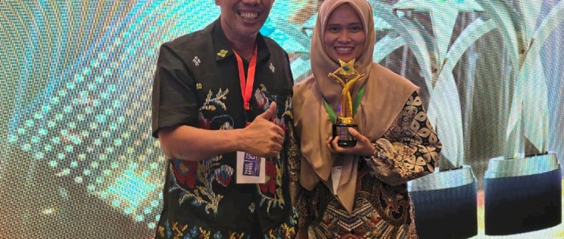 Salah seorang tenaga medis yang bertugas di Kecamatan Rampi, Kabupaten Luwu Utara, drg. Besse Sulo, menerima penghargaan sebagai Tenaga Medis Teladan Tingkat Nasional Kategori Daerah Tertinggal Perbatasan dan Kepulauan (DTPK), Selasa, 13 Agustus 2024. Salah seorang tenaga medis yang bertugas di Kecamatan Rampi, Kabupaten Luwu Utara, drg. Besse Sulo, menerima penghargaan sebagai Tenaga Medis Teladan Tingkat Nasional Kategori Daerah Tertinggal Perbatasan dan Kepulauan (DTPK), Selasa, 13 Agustus 2024.