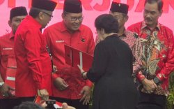 Megawati Serahkan Rekomendasi ke Danny Pomanto dan Budiman Hakim di Pilgub Sulsel dan Pilkada Lutim