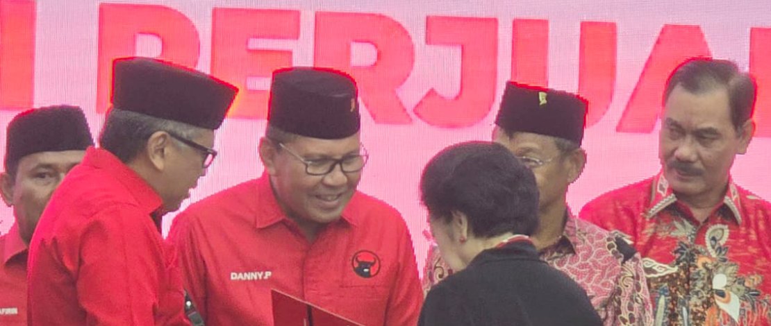 Partai Demokrasi Indonesia (PDI) Perjuangan akhirnya secara resmi mengusung Muhammad Ramdhan Pomanto atau yang karib disapa Danny Pomanto pada perhelatan Pilgub Sulsel 2024. Hal ini diumumkan oleh Sekretaris Jenderal PDI Perjuangan Hasto Kristiyanto di Kantor DPP PDI Perjuangan, Rabu (13/8/2024).