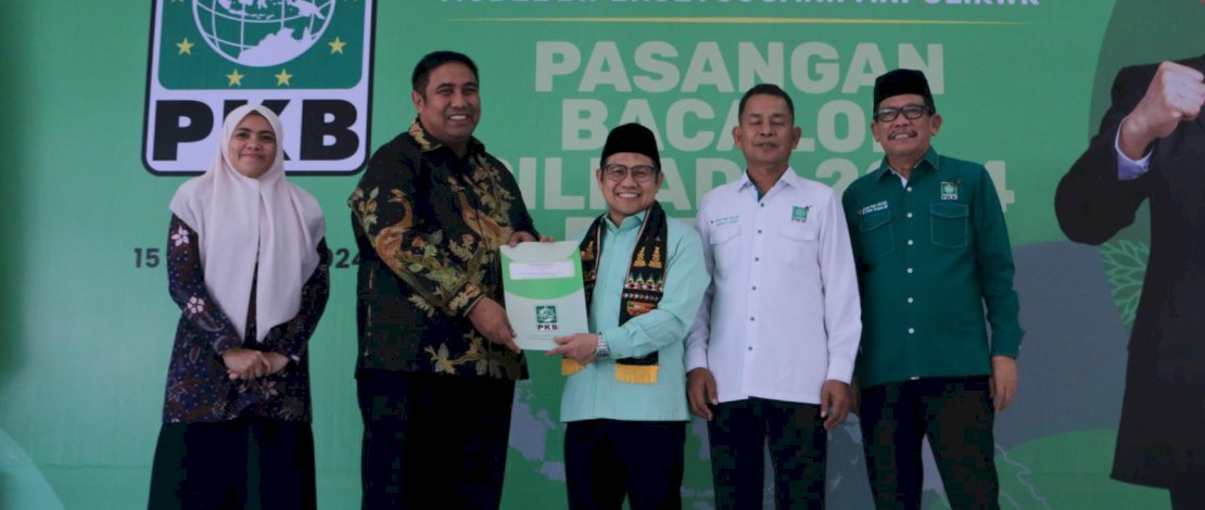 Partai Kebangkitan Bangsa (PKB) resmi menyerahkan dukungan model B1 KWK ke pasangan Chaidir Syam dan Suhartina Bohari untuk Pilkada Maros. 