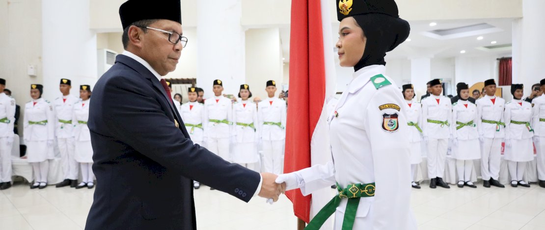Wali Kota Kukuhkan Paskibraka 2024: Putra-Putri Terbaik Kota Makassar