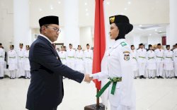 Wali Kota Kukuhkan Paskibraka 2024: Putra-Putri Terbaik Kota Makassar