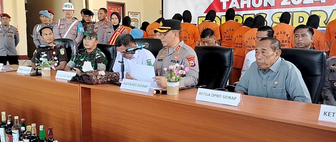 Polres Sidrap Amankan 8 Orang Prostitusi Online, Mucikari Tawarkan Jasa "Open BO" Rp. 1,3 Juta