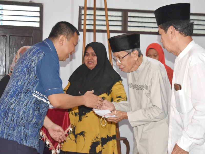 Silaturahmi dengan Veteran, Bupati Basli Ali Bersama Forkopimda Beri Hormat dan Tali Asih 