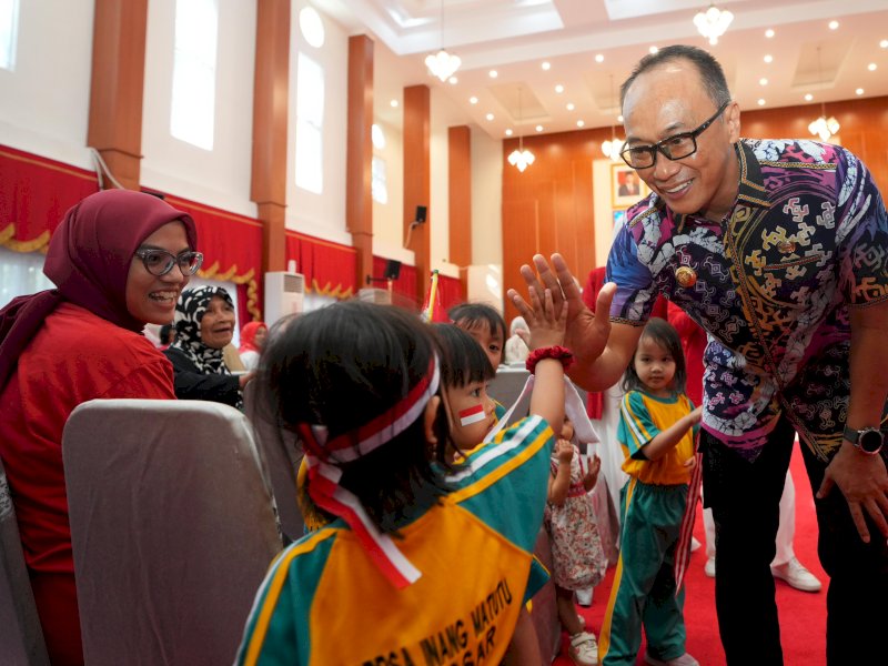 Didampingi Bunda PAUD Sulsel, Prof Zudan Canangkan Pemberian Vaksin Polio Putaran Kedua