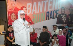 Ketua TP PKK Kota Makassar Buka Banteng Run Race 100 Meter di Mamajang