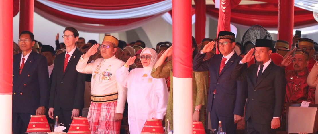 Wali Kota Makassar Hadiri Upacara Peringatan Detik-Detik Proklamasi HUT RI ke-79 di Rujab Gubernur Sulsel Wali Kota Makassar Hadiri Upacara Peringatan Detik-Detik Proklamasi HUT RI ke-79 di Rujab Gubernur Sulsel