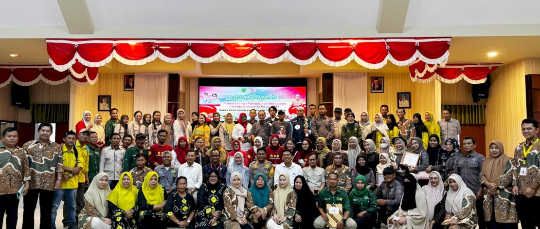 Bupati Luwu Utara, Indah Putri Indriani, saat menghadiri acara Lomba Menyuluh yang dilaksanakan Dinas Pertanian Kabupaten Luwu Utara dalam rangka memeriahkan HUT ke-79 Kemerdekaan Republik Indonesia, Jumat, 16 Agustus 2024, di Aula La Galigo Kantor Bupati. 
