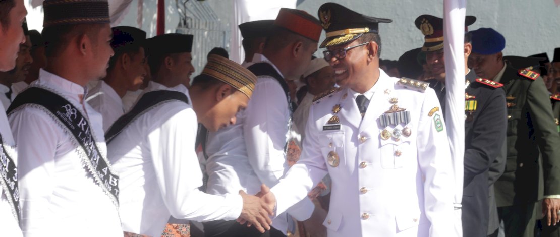 Pj Bupati Takalar Setiawan Aswad didampingi Kalapas Takalar menyerahkan SK Keputusan Menteri Hukum dan HAM RI tentang Pemberian Remisi Umum Tahun 2024 dalam rangka HUT ke-79 RI di Lapas Kelas II B Takalar, Sabtu, 17 Agustus 2024. Pj Bupati Takalar Setiawan Aswad didampingi Kalapas Takalar menyerahkan SK Keputusan Menteri Hukum dan HAM RI tentang Pemberian Remisi Umum Tahun 2024 dalam rangka HUT ke-79 RI di Lapas Kelas II B Takalar, Sabtu, 17 Agustus 2024.