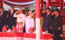 Diserang Hoaks, Andi Sudirman Sulaiman Hormat Saat Pengibaran Bendera Merah Putih