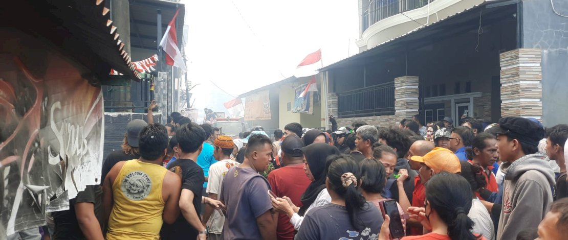 Kebakaran di Jalan Abubakar Lambogo Makassar. (IST) Kebakaran di Jalan Abubakar Lambogo Makassar. (IST)