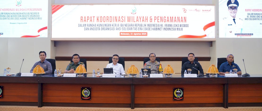 Sekretaris Daerah Provinsi Sulsel, Jufri Rahman, memimpin langsung Rakor Wilayah dan Pengamanan dalam rangka kunjungan kerja Ibu Negara, Iriana Jokowi, bersama OASE KIM, di Ruang Rapat Pimpinan Kantor Gubernur Sulsel, Rabu, 21 Agustus 2024.