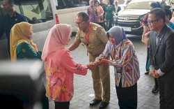 Indira Yusuf Ismail Dampingi Iriana Jokowi dan Anggota OASE KIM Edukasi Pelajar Makassar tentang Bahaya Narkoba
