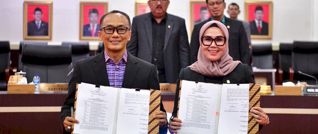 Rapat Paripurna dengan agenda Penandatanganan Nota Kesepakatan antara Gubernur dengan Pimpinan DPRD Provinsi Sulawesi Selatan tentang Perubahan Kebijakan Umum Anggaran (KUA) dan Prioritas Plafon Anggaran Sementara (PPAS) APBD Provinsi Sulawesi Selatan Tahun Anggaran (TA) 2024 dilaksanakan di Kantor DPRD Sulsel, Kamis, 22 Agustus 2024. 