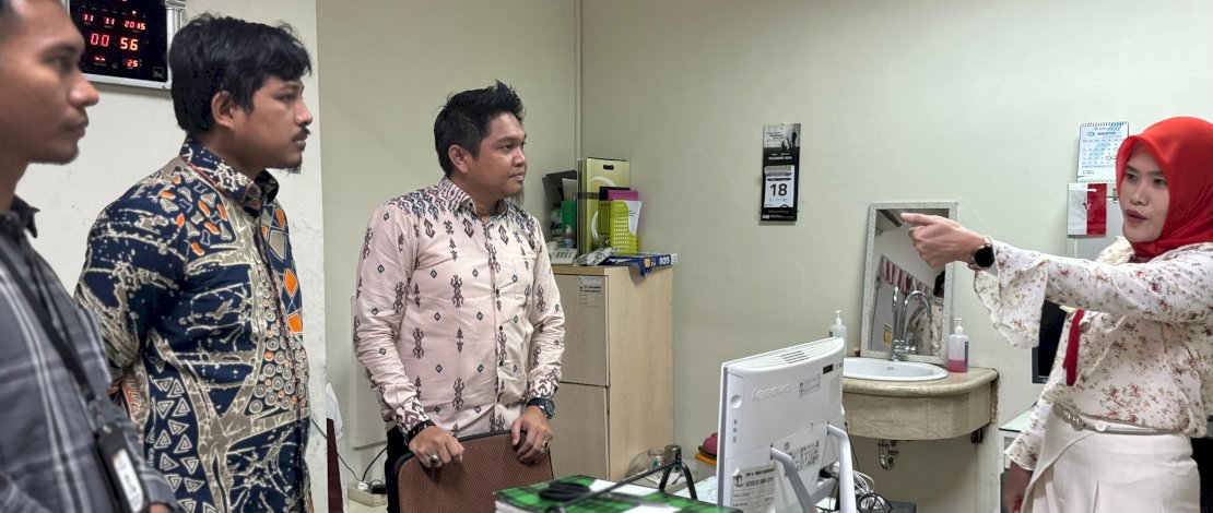 Dalam upaya memastikan kelancaran dan integritas pelaksanaan tes kesehatan bagi pasangan calon bupati dan wakil bupati Kabupaten Gowa pada Pilkada 2024, Badan Pengawas Pemilu (Bawaslu) Gowa melakukan pengawasan langsung di Rumah Sakit Wahidin Sudirohusodo, Makassar, Minggu, 25 Agustus 2024.
