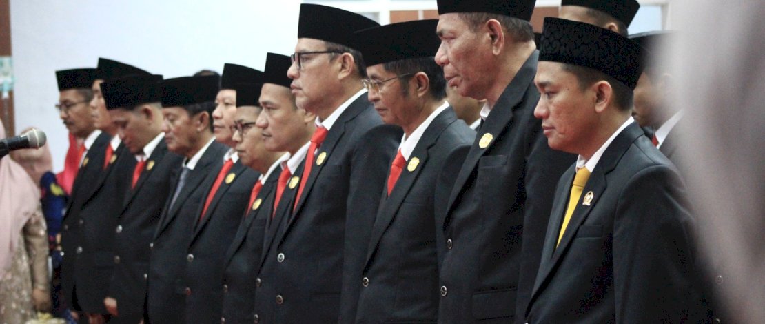 35 Anggota DPRD Luwu Utara Periode 2024 – 2029 Resmi Dilantik 35 Anggota DPRD Luwu Utara Periode 2024 – 2029 Resmi Dilantik