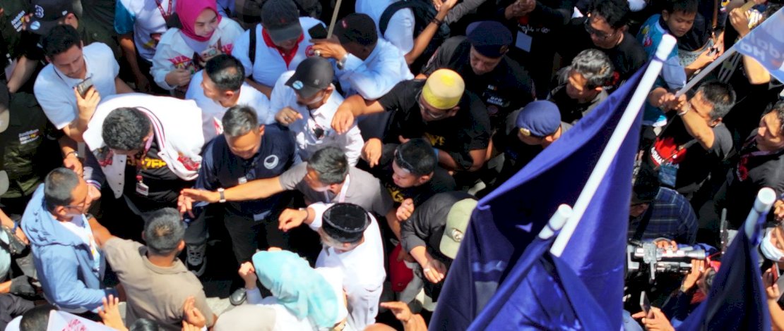 Pasangan Andi Sudirman Sulaiman-Hj Fatmawati Rusdi resmi mendaftar di Komisi Pemilihan Umum (KPU) Sulsel pada Kamis pagi, 29 Agustus 2024.