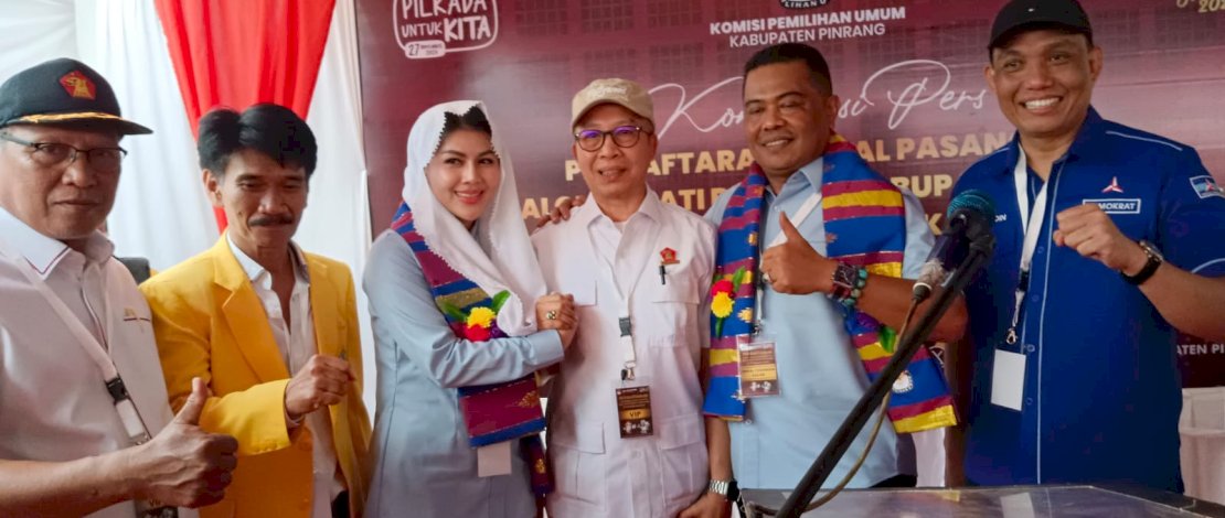 Pasangan Calon Bupati dan Wakil Bupati Pinrang, Usman Marham - Andi Hastri T Wello (UM Di Hati) resmi mendaftar di Komisi Pemilihan Umum Kabupaten Pinrang, Kamis sore, 29 Agustus 2024.