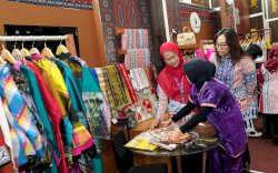 Dekranasda Pamerkan Produk Kerajinan Unggulan Sulsel di Pameran Kriyanusa