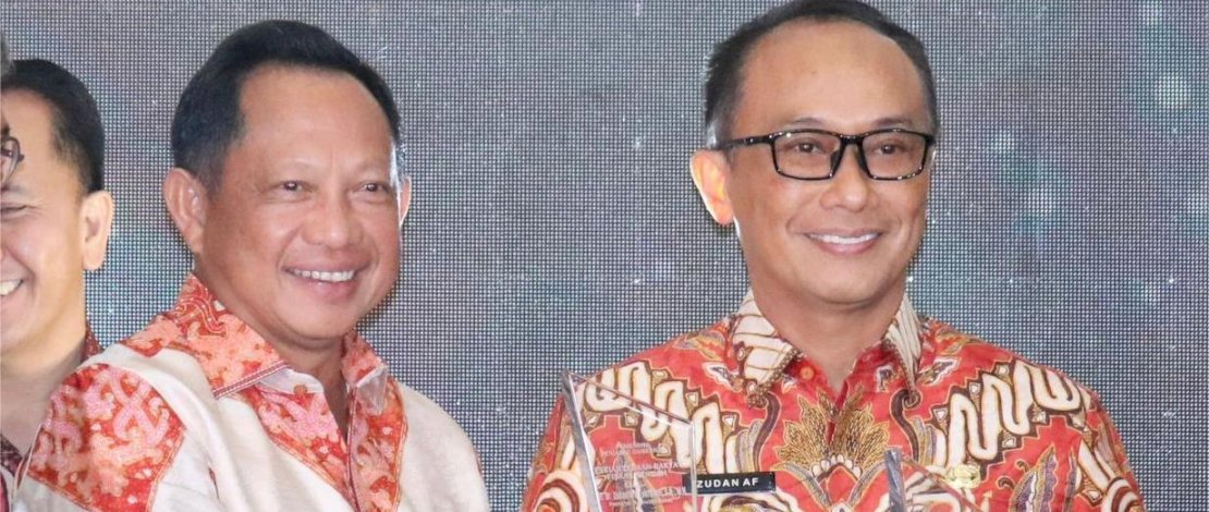 Prof Zudan Sabet Penghargaan Pj Gubernur Terbaik dari Mendagri