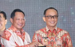 Prof Zudan Sabet Penghargaan Pj Gubernur Terbaik dari Mendagri