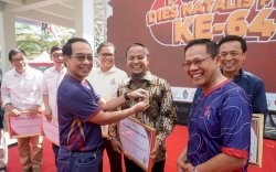 Andi Sudirman Raih Penghargaan Alumni Award Fakultas Teknik Unhas