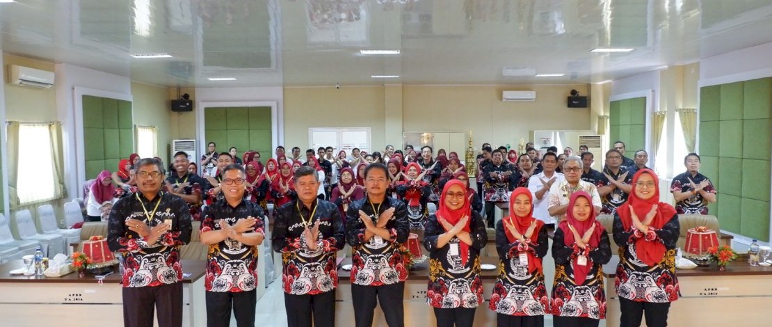 Kepala Disperkimtan Sulsel, Andi Bakti saat membuka Kegiatan Capacity Building Tematik Adaptif Berakhlak, Pelatihan Problem Solving, Critical Thinking and Agility dan Peningkatan Awareness di lingkup Disperkimtan Sulsel, Kamis, 5 September 2024. Kepala Disperkimtan Sulsel, Andi Bakti saat membuka Kegiatan Capacity Building Tematik Adaptif Berakhlak, Pelatihan Problem Solving, Critical Thinking and Agility dan Peningkatan Awareness di lingkup Disperkimtan Sulsel, Kamis, 5 September 2024.