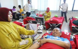 Aksi Sosial Donor Darah Warnai Dies Natalis ke-33 Poltekpar Makassar
