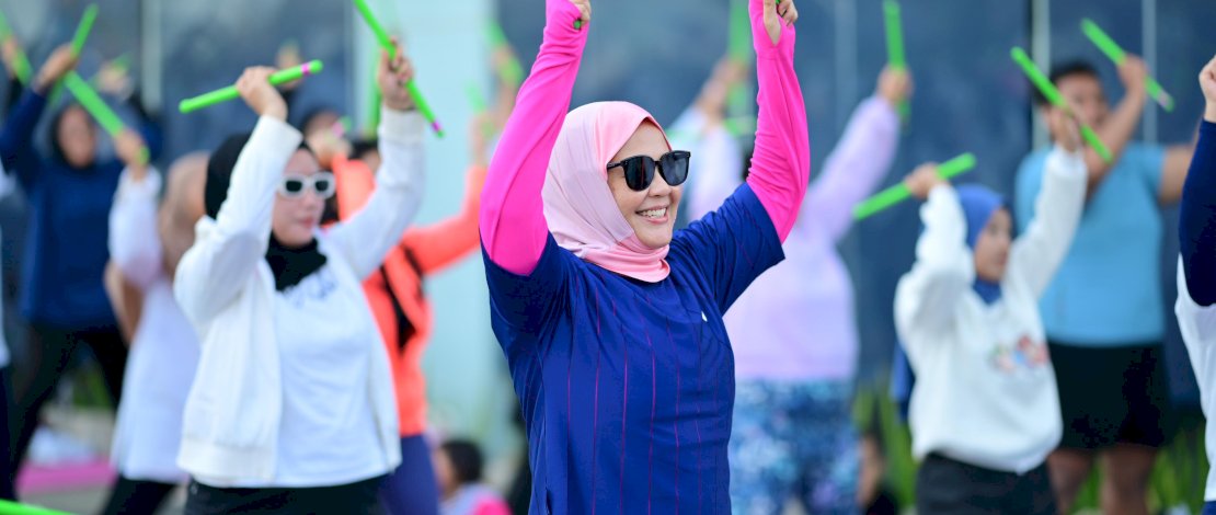 Ratusan Perempuan Makassar Meriahkan Poundfit Bersama Fatmawati Rusdi