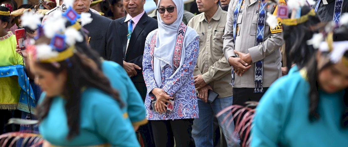 Bupati Luwu Utara, Indah Putri Indriani, mengapresiasi Pentahbisan Gereja Toraja Jemaat Sion Eno Klasis Seko Padang, di Desa Eno, Kecamatan Seko, Minggu, 8 September 2024