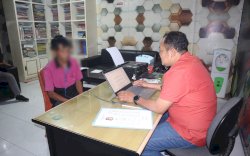 Viral di Medsos, PPA Polres Bulukumba Tangkap Pria Aniaya Bocah