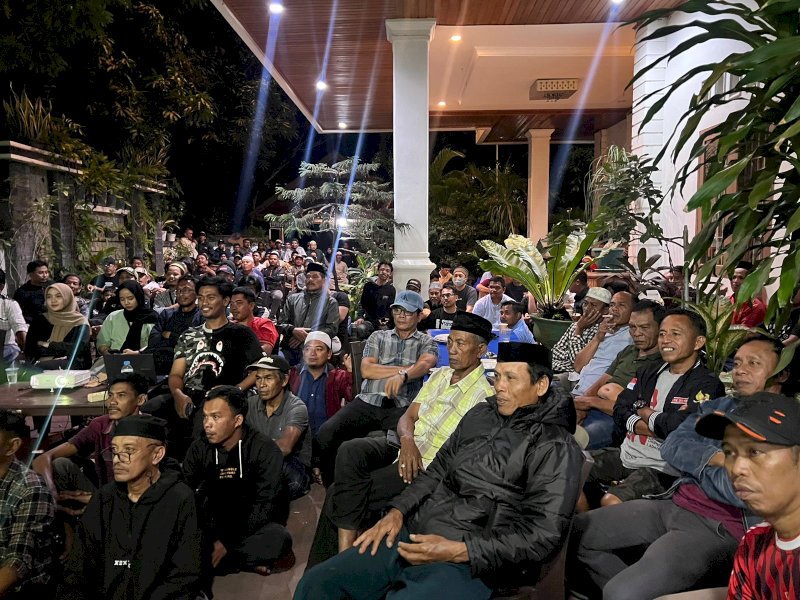 Ratusan Simpatisan UJI - SAH Nobar Timnas Vs Australia di Rumah Pemenangan