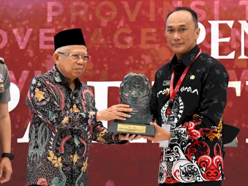 Pj Gubernur Prof Zudan Terima Penghargaan Paritrana Award dari Wapres, Berhasil Lindungi Pekerja di Berbagai Sektor
