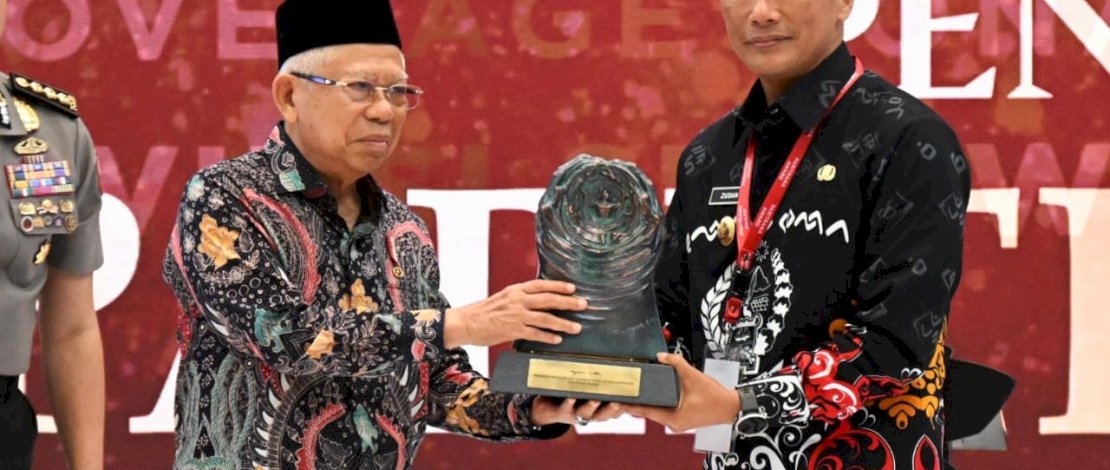 Pemerintah Provinsi Sulsel meraih penghargaan Paritrana Award dari BPJS Ketenagakerjaan. Penghargaan tersebut diserahkan Wakil Presiden KH Ma'ruf Amin kepada Penjabat Gubernur Sulsel Prof Zudan Arif Fakrulloh, di Jakarta, Kamis, 12 September 2024. Pemerintah Provinsi Sulsel meraih penghargaan Paritrana Award dari BPJS Ketenagakerjaan. Penghargaan tersebut diserahkan Wakil Presiden KH Ma'ruf Amin kepada Penjabat Gubernur Sulsel Prof Zudan Arif Fakrulloh, di Jakarta, Kamis, 12 September 2024.