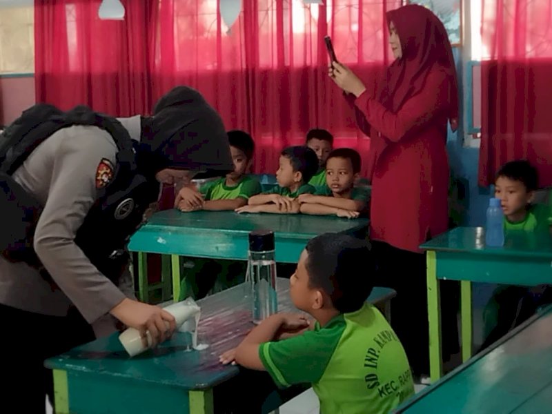 Dua Bulan Berjalan, Program Makan Sehat Bergizi Kapolda Sulsel Berlanjut di SD Inpres Kampus IKIP 
